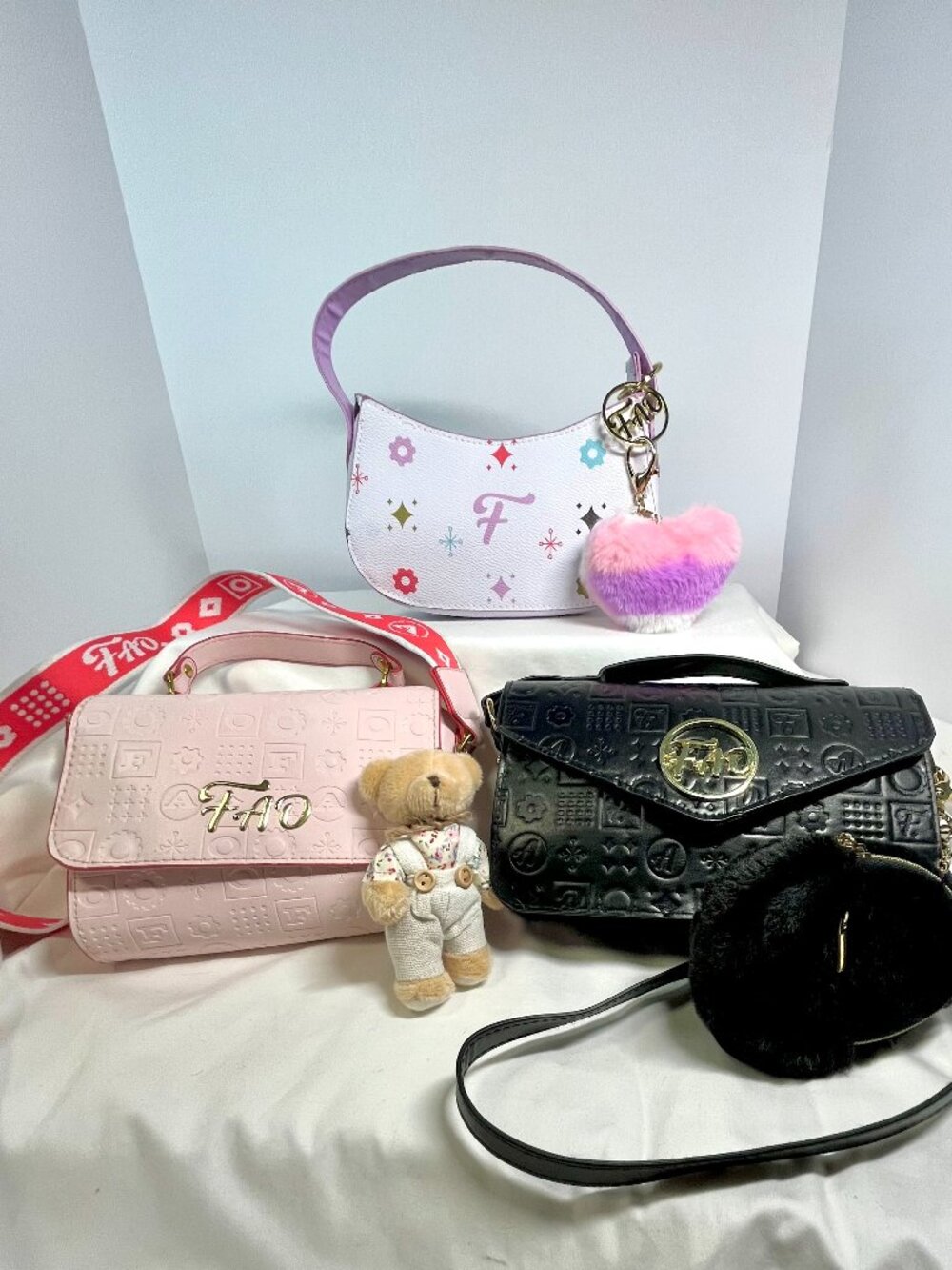 LIKE NEW! FAO Schwarz Mini Designer Kids Bag Set W/BAG CHARMS AND BONUS BAG!!